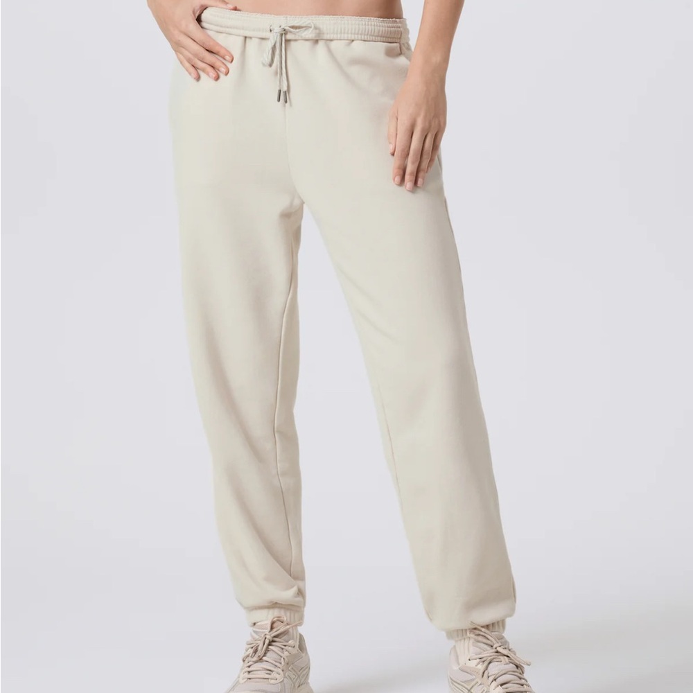 Vuori Women's Cream Jogger Pants